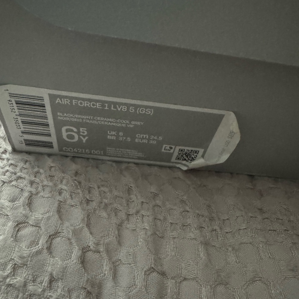 Nike Air Force 1 LV8 Black and Orange Sneakers Brand New 🔥 - Picture 5 of 9